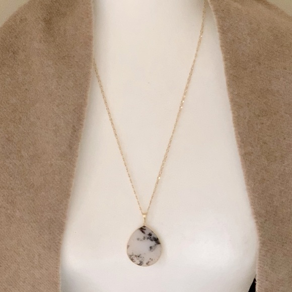White Agate/ Moss Boho Style Necklace - Picture 8 of 15